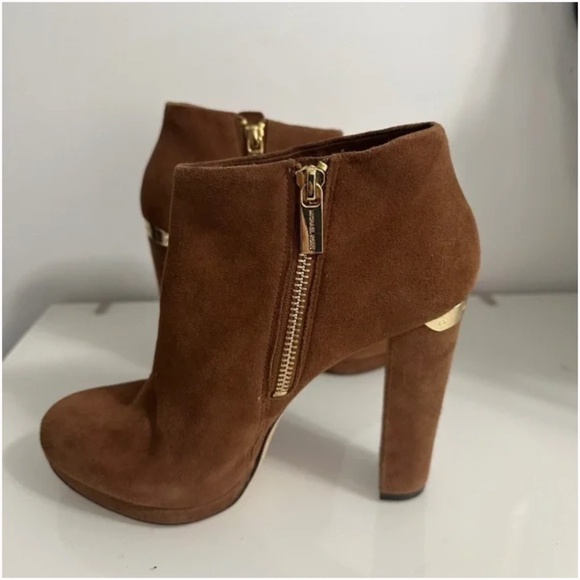 Like-New- Michael Kors Brown Gold Suede Side Zip Heel Ankle Boots (6) - Picture 3 of 12